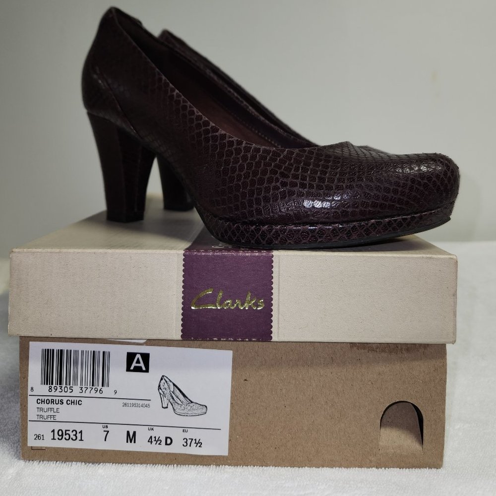 Clark's Chorus Chic Pumps